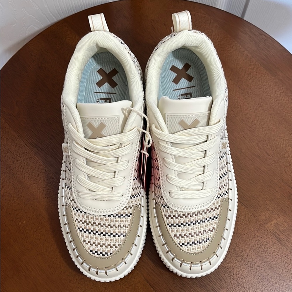 XTI Platform Sneakers, Women’s Size 6 Cream - Chunky Sole, Breathable - NWT - Picture 13 of 13
